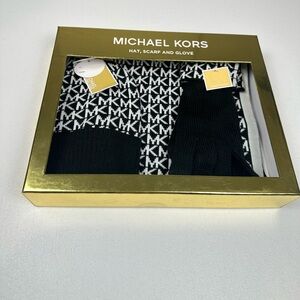 NWT Authentic Michael Kors Knit 3 Pieces  Set Hat Scarf Gloves Black Color $148